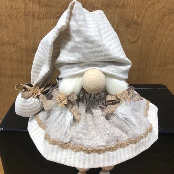 Nostalgic Gnome Cottage Style Beaded Legs Wool Pom Pom Jute Lace Burlap Rose Bow - Picture 4 of 7